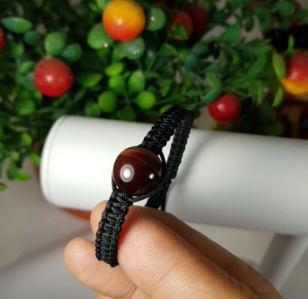 Vòng đeo tay 01 hột đá mắc hổ đỏ M304