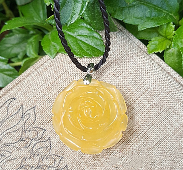 Vòng đeo tay mẫu đơn vàng M300