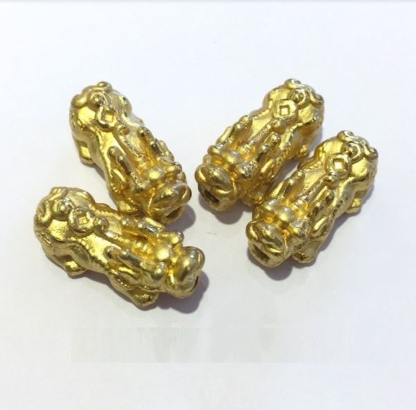 Mặt dây đeo vòng tay si vàng tỳ hưu M02