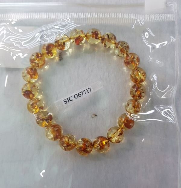 Vòng đeo tay đá hổ phách