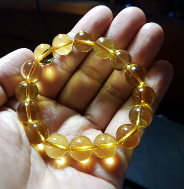 Vòng đeo tay đá thạch anh vàng M185